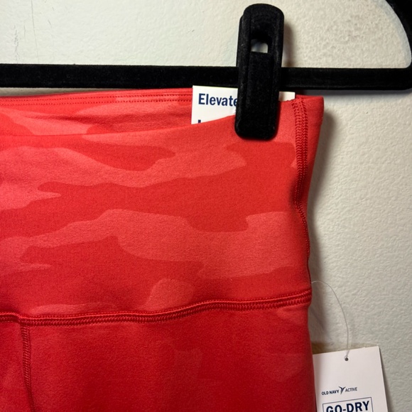 Old Navy Women's Powersoft 7/8 Elevate Leggings Red Camo Athletic NEW Size Large - Picture 3 of 13